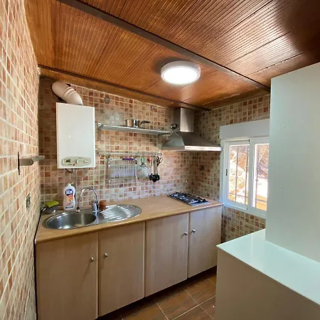 Estudio Coqueto Con Cocina, Bano Y Piscina De Temporada Compartida, A 8km De Cordoba, En Plena Sierra,by Trassierrarooms * Cordoba
